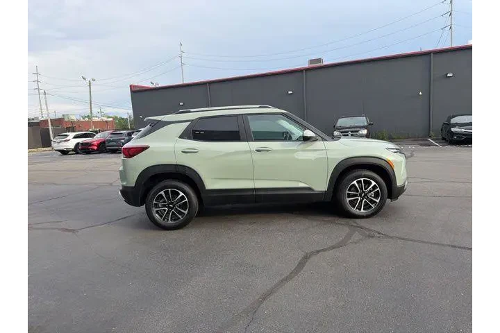 $25980 : Chevrolet Trailblazer 2026 4 image 5