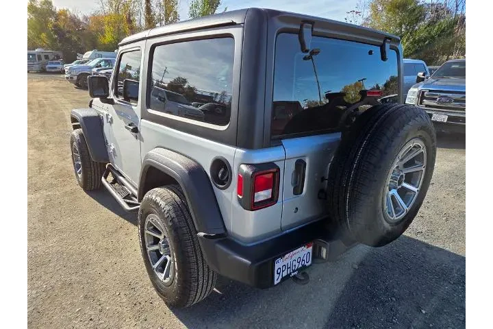 $31000 : Jeep Wrangler 2024 4x4 Sport image 3