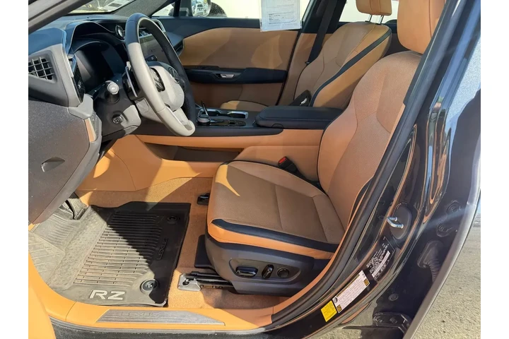 $30500 : Lexus RZ 300e 2024 Premium 4 image 10