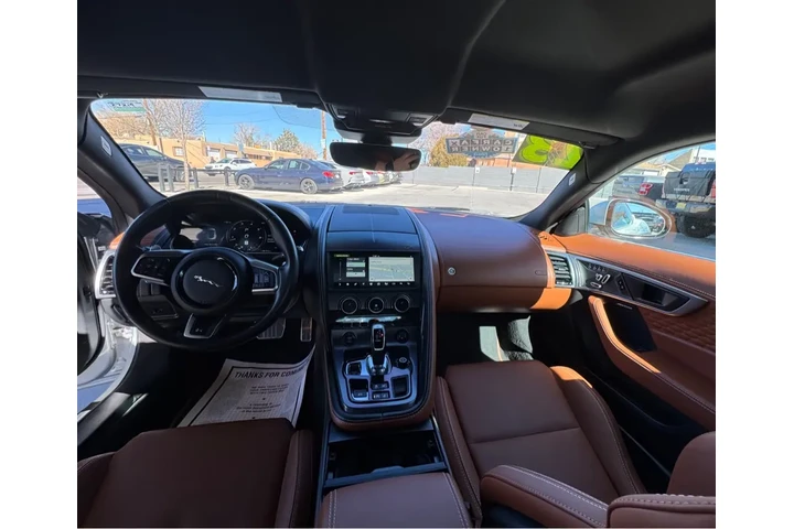 2023 F-Type R Coupe AWD image 9