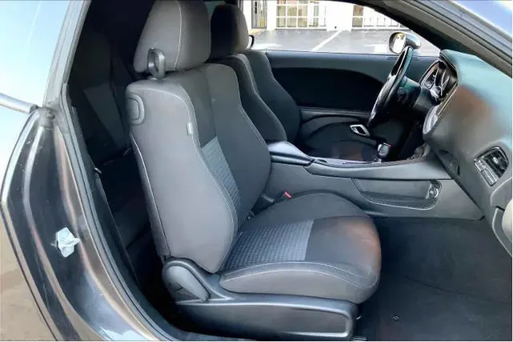 $25438 : Dodge Challenger 2023 GT 2dr image 9