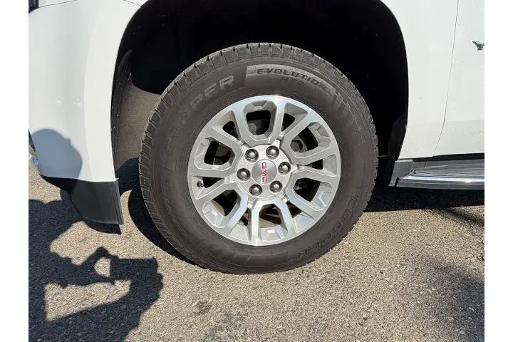 $29500 : GMC Yukon XL 2019 4x2 SLT 4d image 9