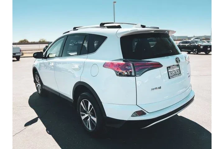 $16998 : Toyota RAV4 2016 XLE 4dr SUV image 5