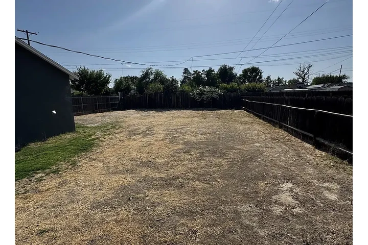 $1850 : This 2 Bedroom 1 Bathroom Dwel image 9