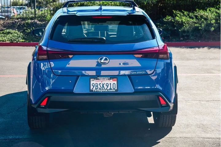 $31498 : Lexus UX 250h 2022 AWD 4dr C image 6