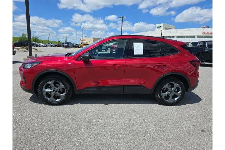 $33255 : Ford Escape 2025 AWD ST-Line image 2