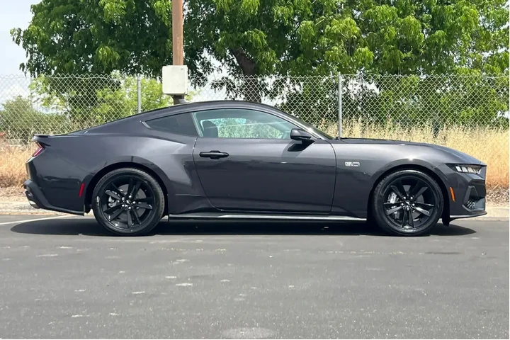 $40000 : Ford Mustang 2024 GT 2dr Fas image 9