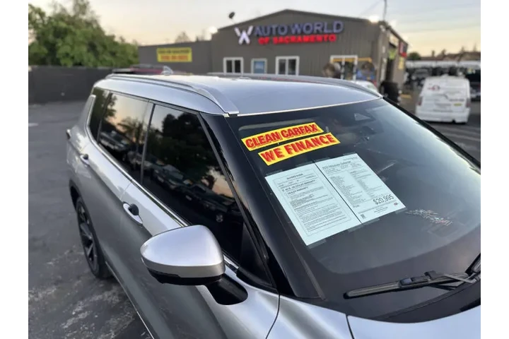 $20995 : 2022 Outlander SEL Special Ed image 8