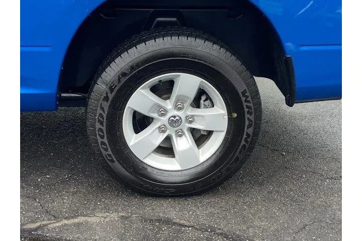 $23617 : Ram 1500 Classic 2024 4x4 SL image 9