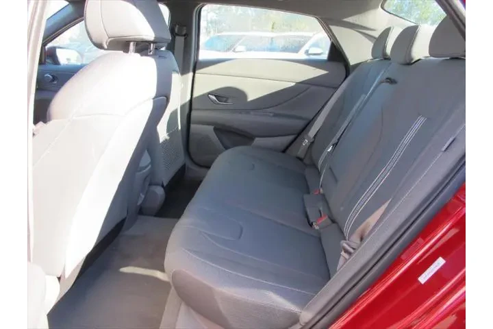 $27730 : Hyundai ELANTRA 2025 SEL Con image 6