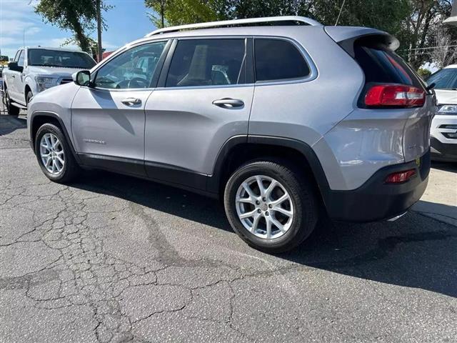 $14650 : 2017 JEEP CHEROKEE image 2