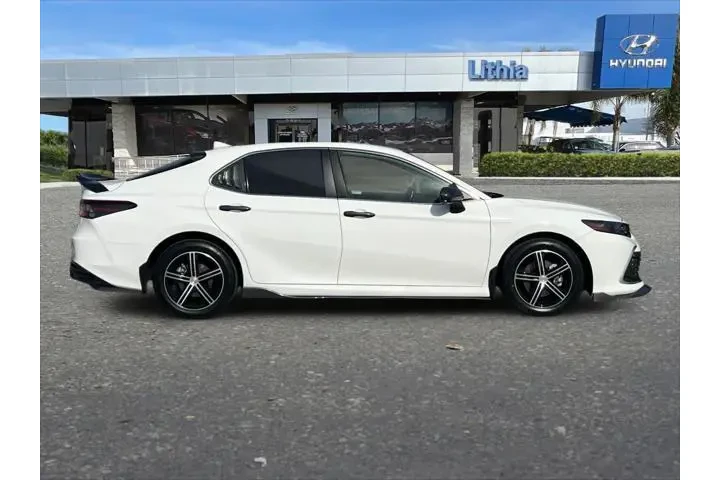 $23999 : Toyota Camry 2023 AWD LE 4dr image 9
