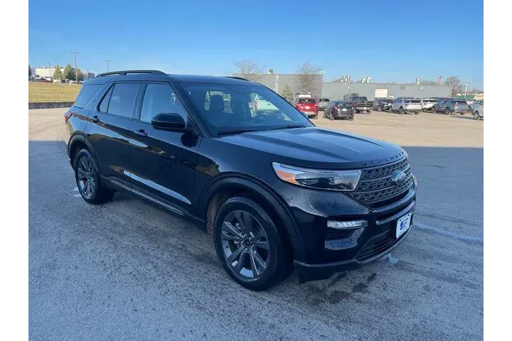 $33699 : Ford Explorer 2023 AWD XLT 4 image 1