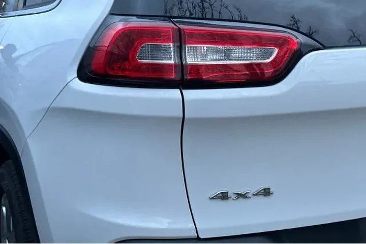 $8995 : Jeep Cherokee 2015 4x4 Limit image 8