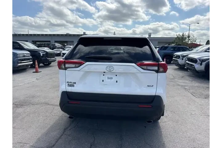 $27988 : Toyota RAV4 2025 XLE 4dr SUV image 4