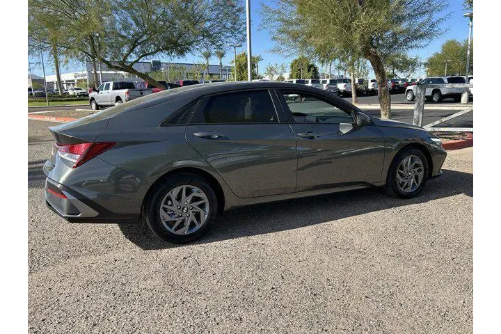 $19990 : Hyundai ELANTRA 2024 SEL 4dr image 8