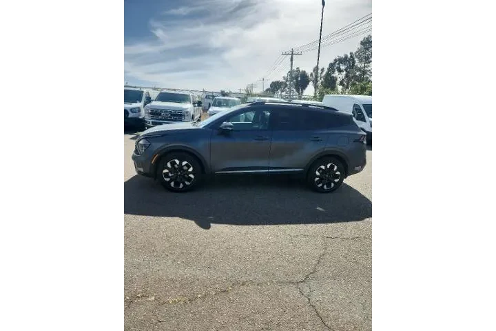 $29991 : Kia Sportage Plug-In Hybrid image 8