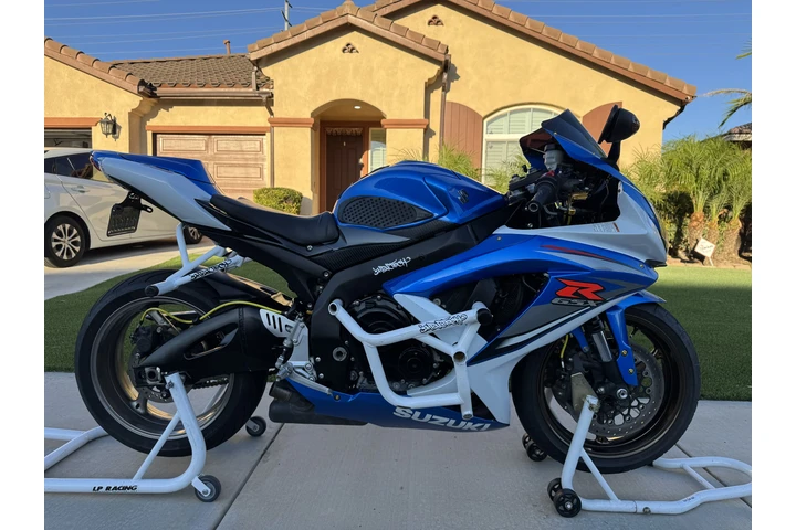 $7000 : Tengo 3 Suzuki gsxr pocas mill image 3