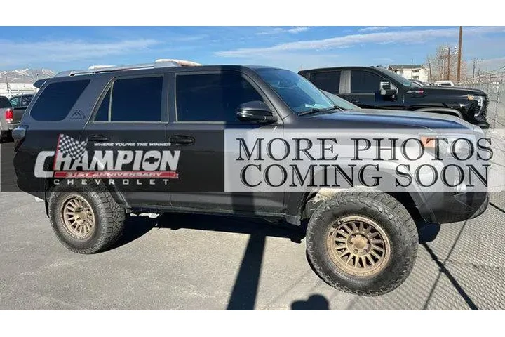 $29984 : Toyota 4Runner 2016 4x4 SR5 image 1