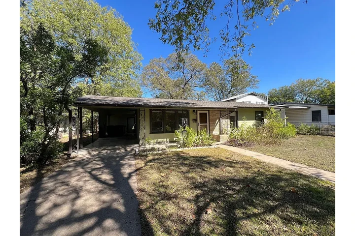 $1500 : Welcome to 1908 Aggie Lane a c image 2