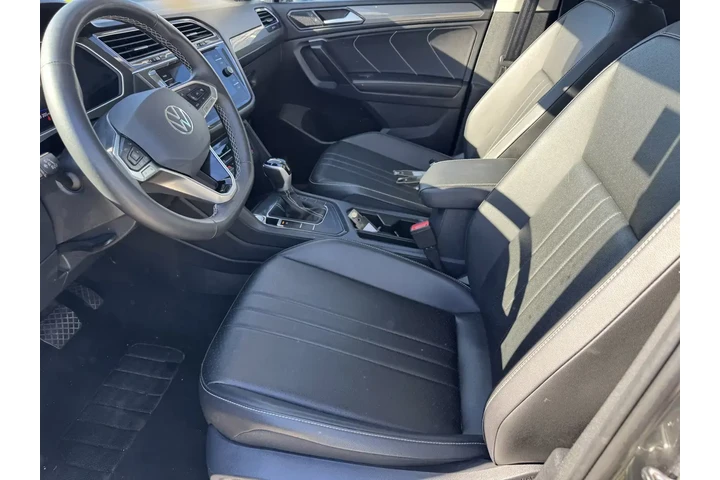 $19990 : Volkswagen Tiguan 2024 Wolfs image 9
