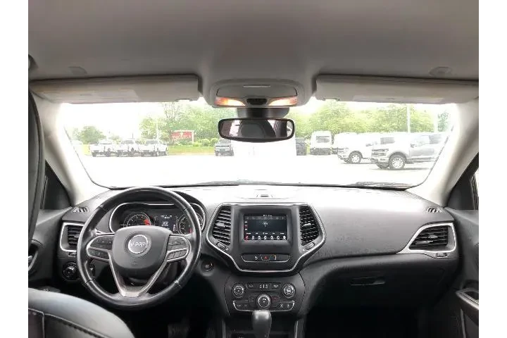 Jeep Cherokee 2021 4x4 Latit image 10