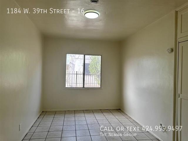 $1950 : LOS ANGELES image 2