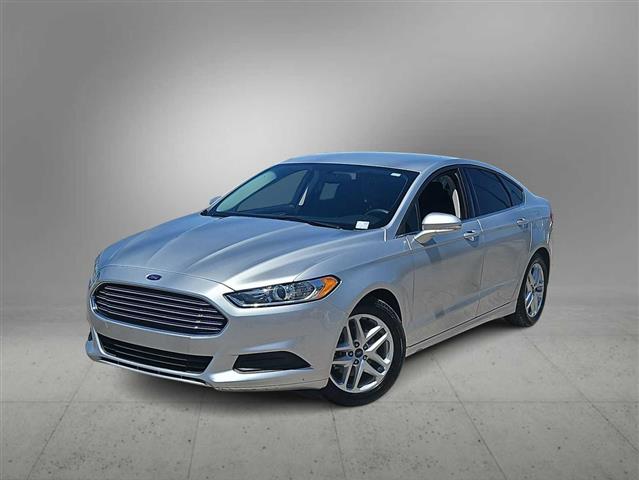 $12990 : Pre-Owned 2016 Ford Fusion SE image 1