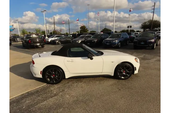 $13999 : FIAT 124 Spider 2017 Lusso 2 image 10