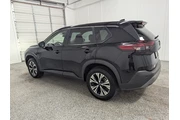 $21997 : Nissan Rogue 2023 SV 4dr Cro thumbnail