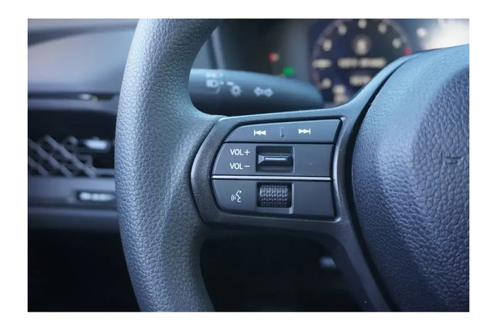 $26999 : Honda Accord 2025 LX 4dr Sed image 10