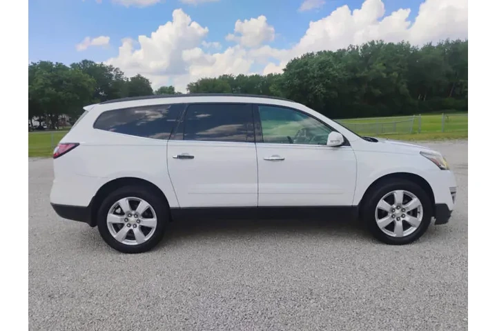 $10997 : 2017 Traverse LT image 9