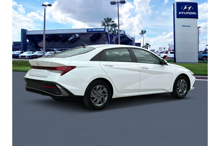 $19264 : Hyundai ELANTRA 2024 SEL 4dr image 8