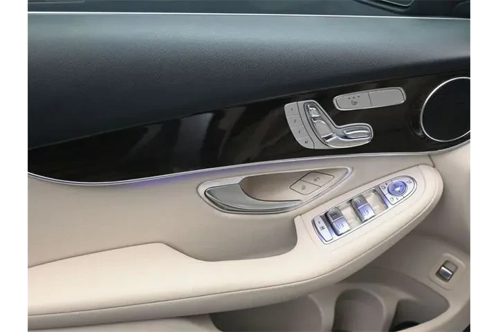 $23124 : Mercedes-Benz GLC 2022 AWD G image 5