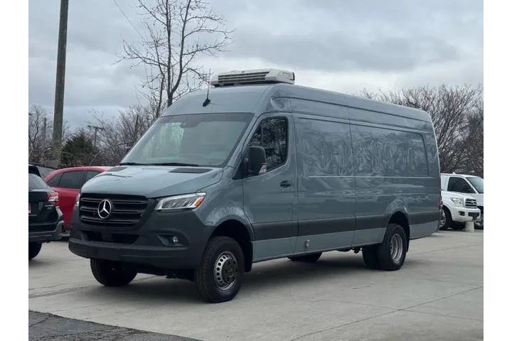 $68995 : 2022 Mercedes-Benz Sprinter 3 image 1