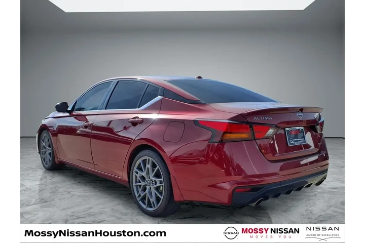 $25995 : Nissan Altima 2024 2.0 SR 4d image 2