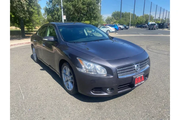 $8995 : 2011 Maxima 3.5 SV image 2