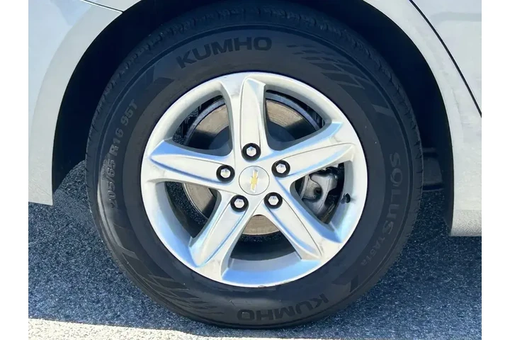 $17079 : Chevrolet Malibu 2024 LT 4dr image 7