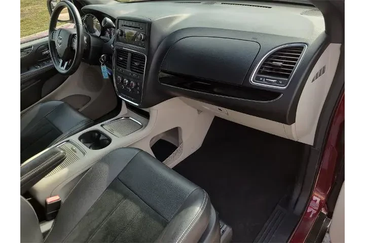 Dodge Grand Caravan 2017 SXT image 10