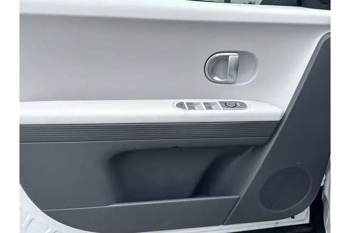 $18814 : Hyundai IONIQ 5 2022 SE 4dr image 10