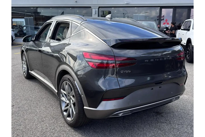 $31795 : Genesis GV60 2024 AWD Advanc image 6