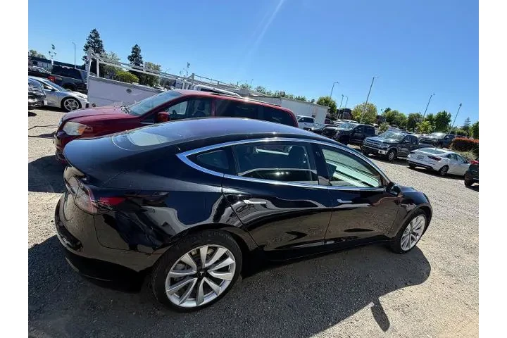 $17500 : Tesla Model 3 2018 Mid Range image 6