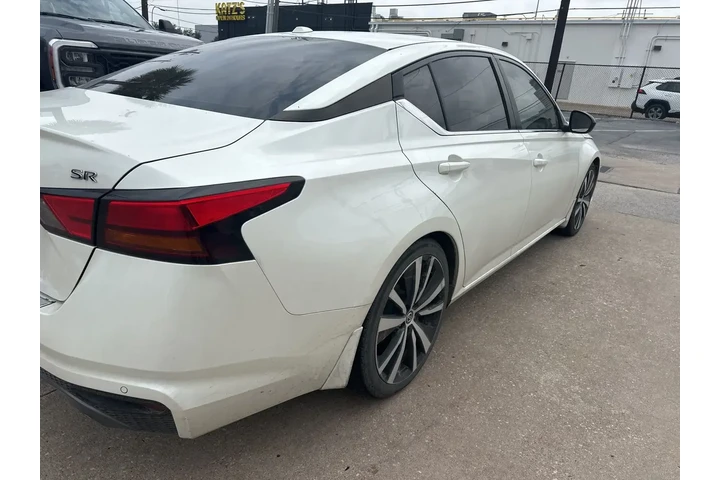 $16991 : Nissan Altima 2020 2.5 SR 4d image 4