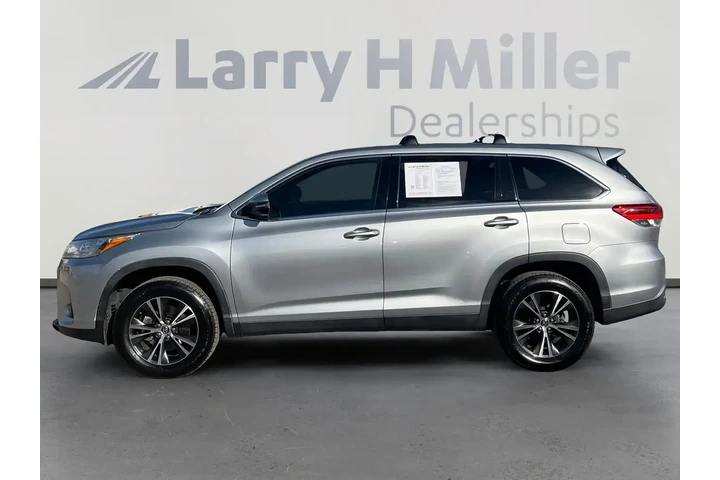 $24994 : Toyota Highlander 2019 LE 4d image 2
