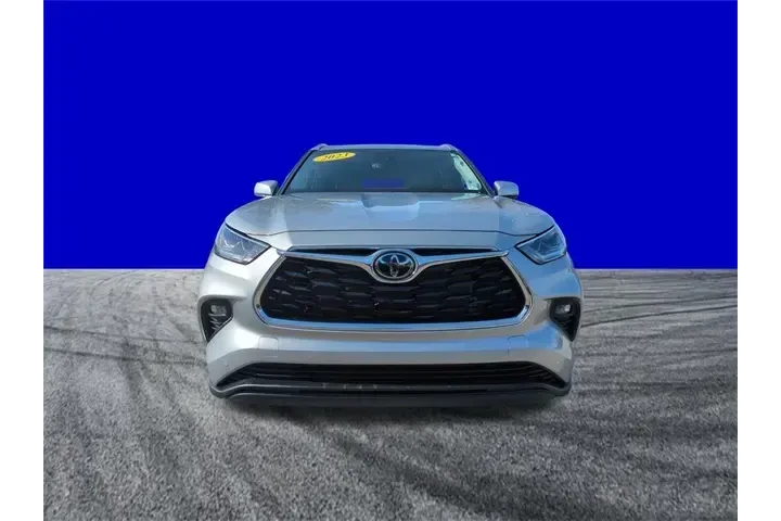 $32799 : Toyota Highlander 2023 L 4dr image 9