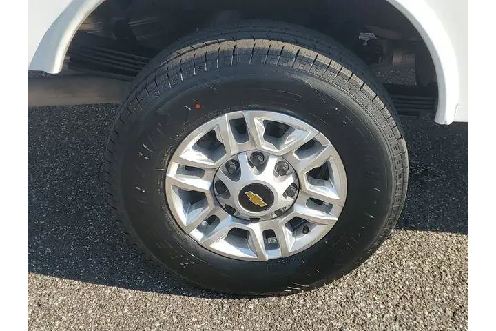 $39690 : Chevrolet Silverado 2500HD 2 image 5