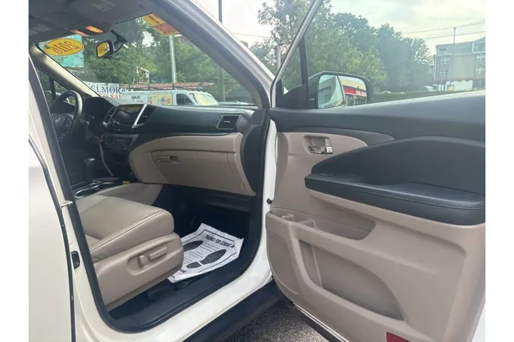 $13999 : 2016 Pilot EX-L image 8