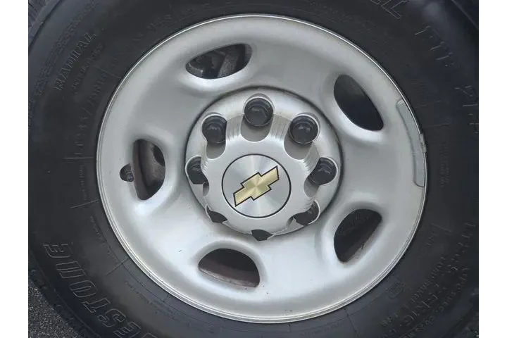 $32299 : Chevrolet Express 2024 2500 image 7