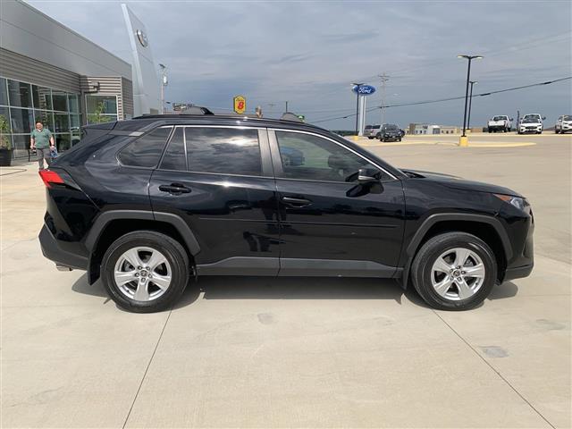 $27530 : 2021 RAV4 XLE SUV I-4 cyl image 5