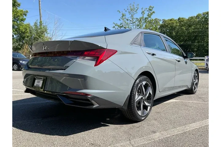 $18485 : Hyundai ELANTRA 2022 SEL 4dr image 5